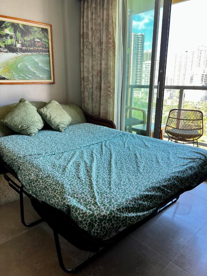 Luana Waikiki Park Views Hotel Honolulu Exterior photo